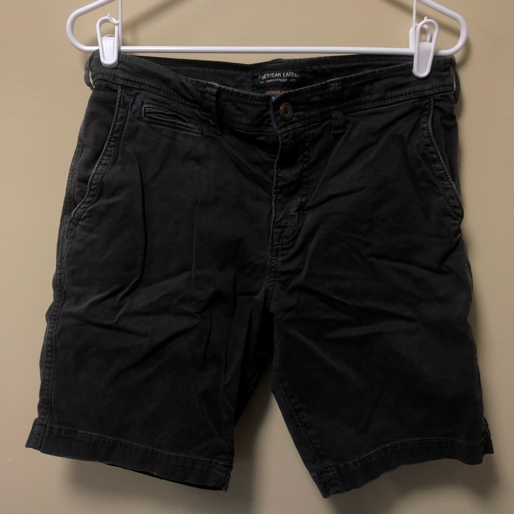 AMERICAN EAGLE EXTREME FLEX KHAKI SHORTS